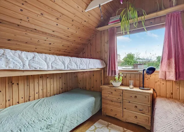 In V בית נופש *